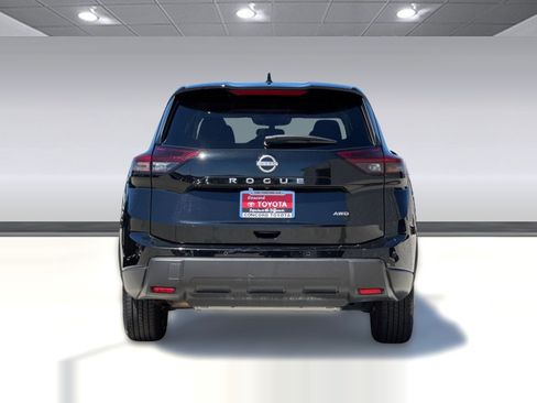 Used 2025 Nissan Rogue SV AWD/4WD image 9