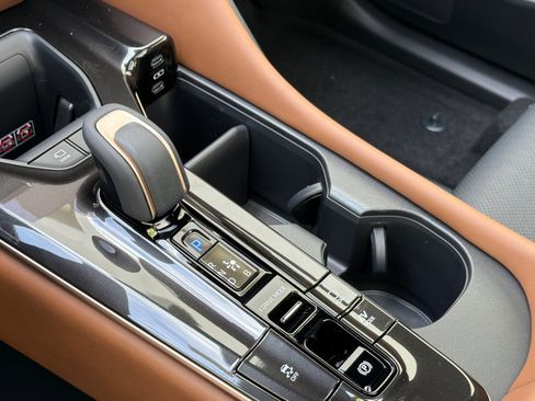 New 2026 Toyota Crown Limited w/ Advanced Technology Package AWD/4WD image 18