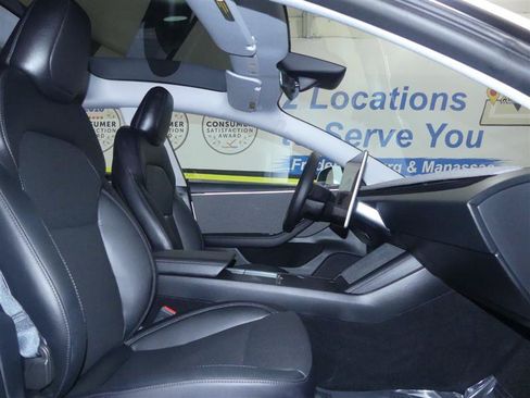 Used 2024 Tesla Model 3 Standard Range RWD image 6