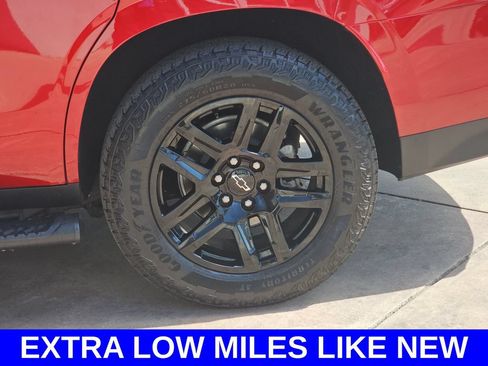 Used 2023 Chevrolet Tahoe Z71 w/ Z71 Off-Road Package AWD/4WD image 38