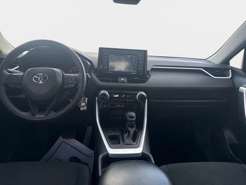 Used 2021 Toyota RAV4 LE image 13