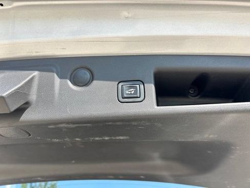 Used 2021 Chevrolet Equinox LT AWD/4WD image 9