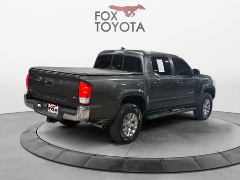 Used 2016 Toyota Tacoma SR5 w/ Exterior Package RWD image 6