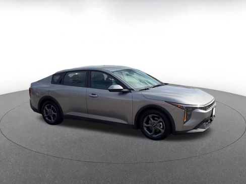 Used 2025 Kia K4 FWD image 2