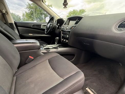 Used 2018 Nissan Pathfinder S AWD/4WD image 12