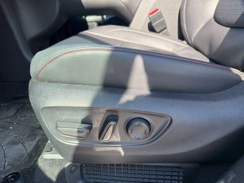 Used 2026 Toyota Sienna XSE image 9