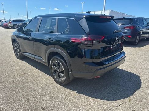 Used 2026 Nissan Rogue SV w/ Cold Weather Package AWD/4WD image 4