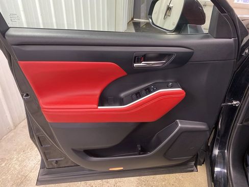 Used 2022 Toyota Highlander XSE image 33