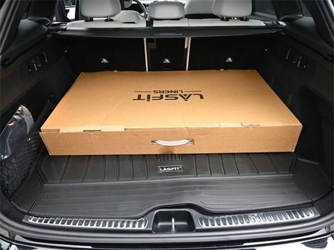 Used 2025 Mercedes-Benz GLC 300 image 16