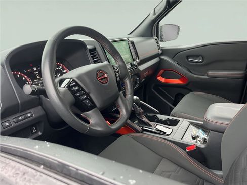 Used 2023 Nissan Frontier PRO-4X w/ Pro Convenience Package image 11