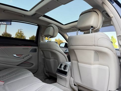 Used 2017 Mercedes-Benz S 550 4MATIC Sedan image 38