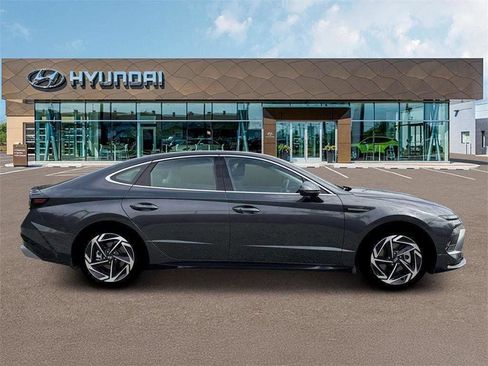 Used 2026 Hyundai Sonata SEL AWD/4WD image 9