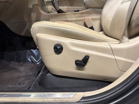 Used 2019 Jeep Grand Cherokee Limited w/ Mopar Chrome Edition Group image 19