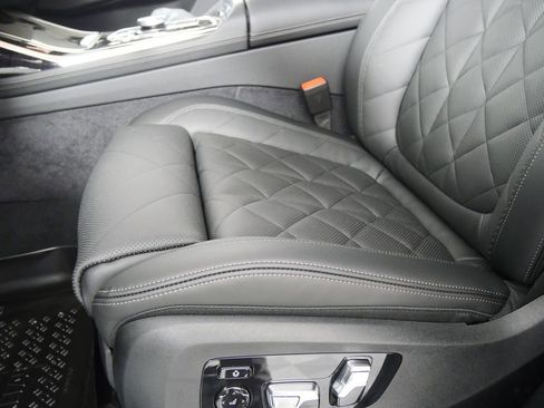 Used 2026 BMW X7 xDrive40i w/ M Sport Package image 10