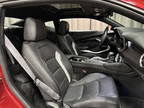 Used 2017 Chevrolet Camaro LT image 9