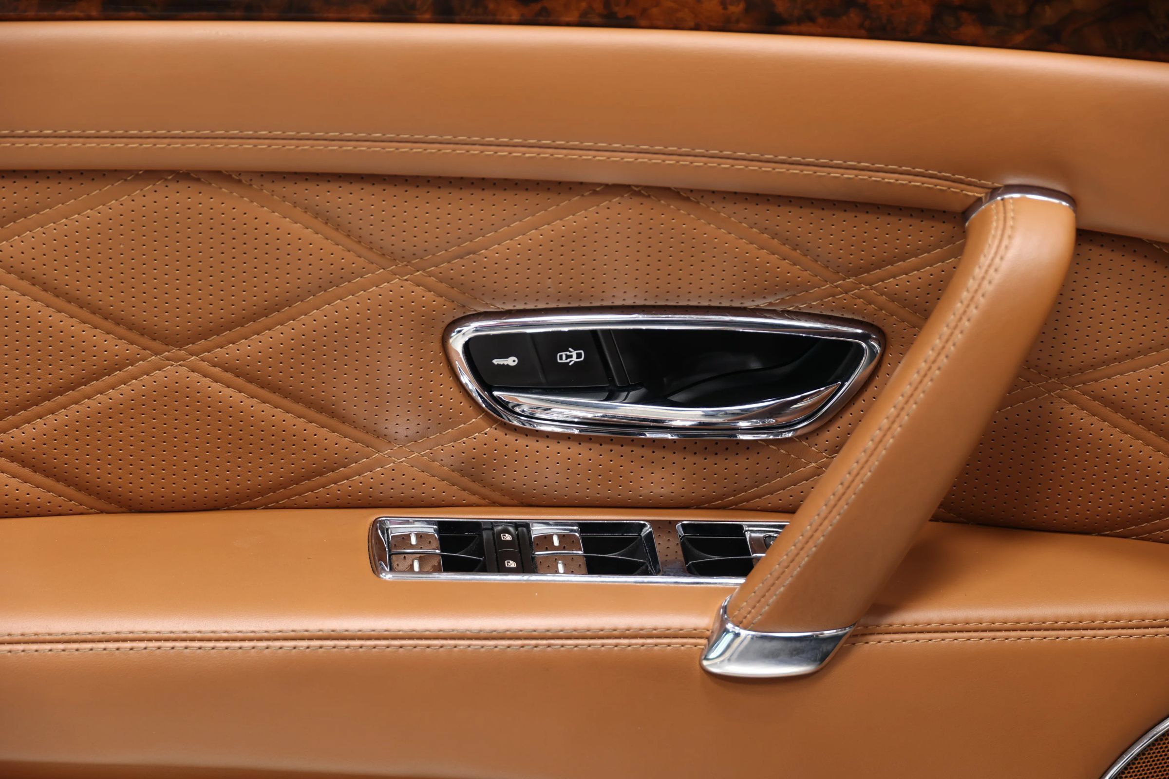 Used 2016 Bentley Flying Spur W12 AWD/4WD image 12