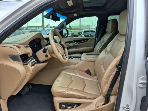 Used 2018 Cadillac Escalade Platinum image 41