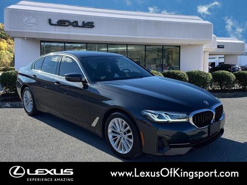 Used 2021 BMW 530i xDrive w/ Premium Package image 7