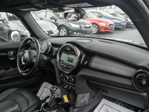 Used 2019 MINI Cooper 2-Door Hardtop image 11