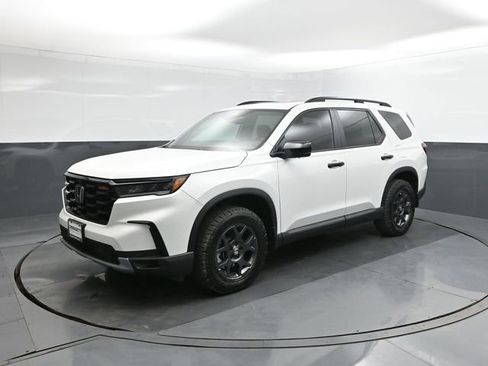 New 2025 Honda Pilot TrailSport image 34