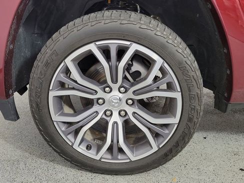 Used 2025 RAM 1500 Tungsten w/ Off Road Group image 9