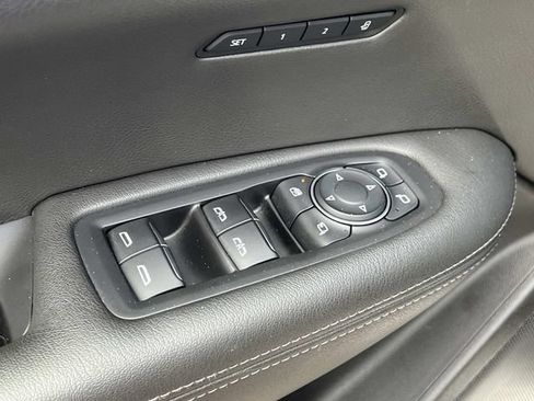 Used 2022 Cadillac XT6 Premium Luxury w/ LPO, Floor Liner Package AWD/4WD image 17