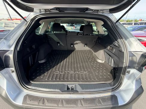Used 2025 Subaru Outback AWD/4WD image 25