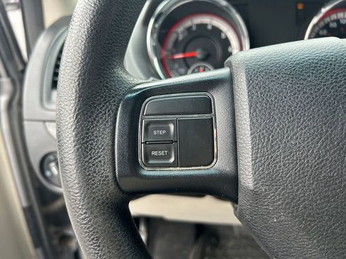 Used 2015 Dodge Grand Caravan SE image 17