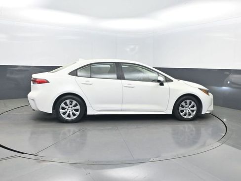 Used 2022 Toyota Corolla LE FWD image 31