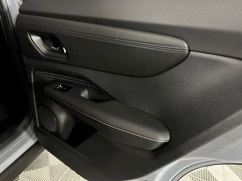 Used 2024 Nissan Ariya FWD image 30