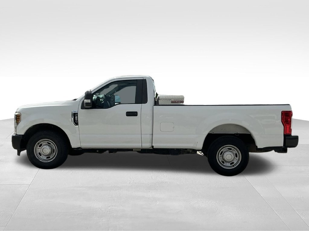 Used 2018 Ford F250 XL w/ Power Equipment Group RWD image 3