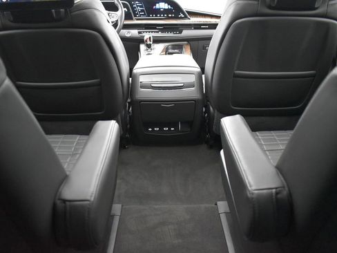 Certified 2024 Cadillac Escalade Sport Platinum w/ LPO, ONYX Package image 33