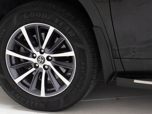 Used 2019 Toyota Highlander XLE AWD/4WD image 74
