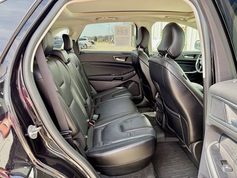 Used 2019 Ford Edge Titanium w/ Equipment Group 301A image 19