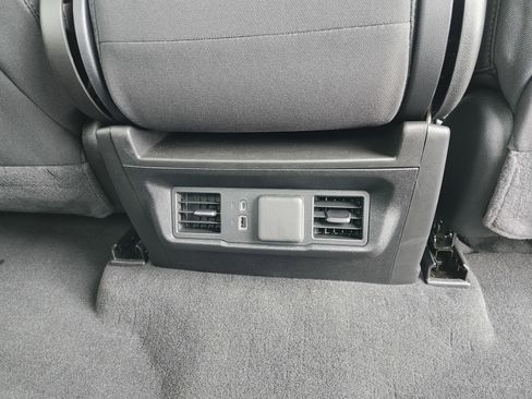 Used 2025 GMC Sierra 1500 Elevation image 27