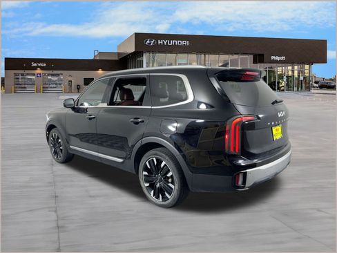 Used 2024 Kia Telluride SX image 3