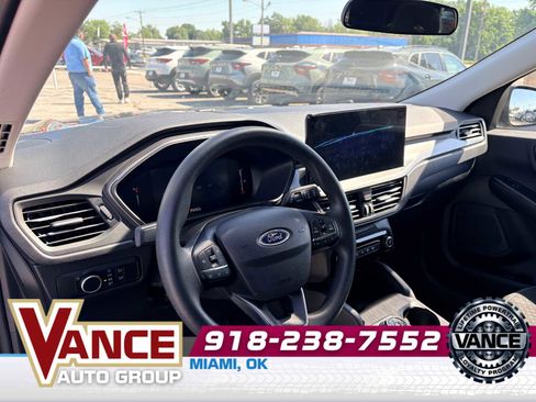 Used 2025 Ford Escape Active w/ Tech Pack #1 AWD/4WD image 12