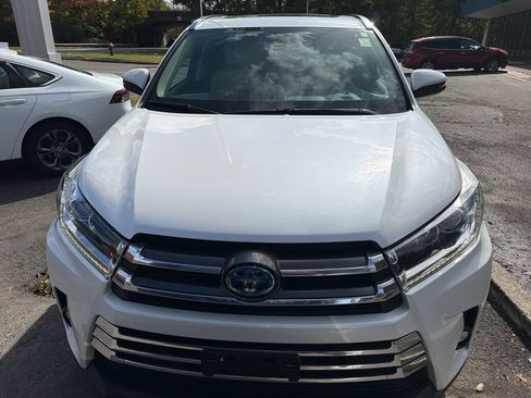 Used 2019 Toyota Highlander Limited image 2