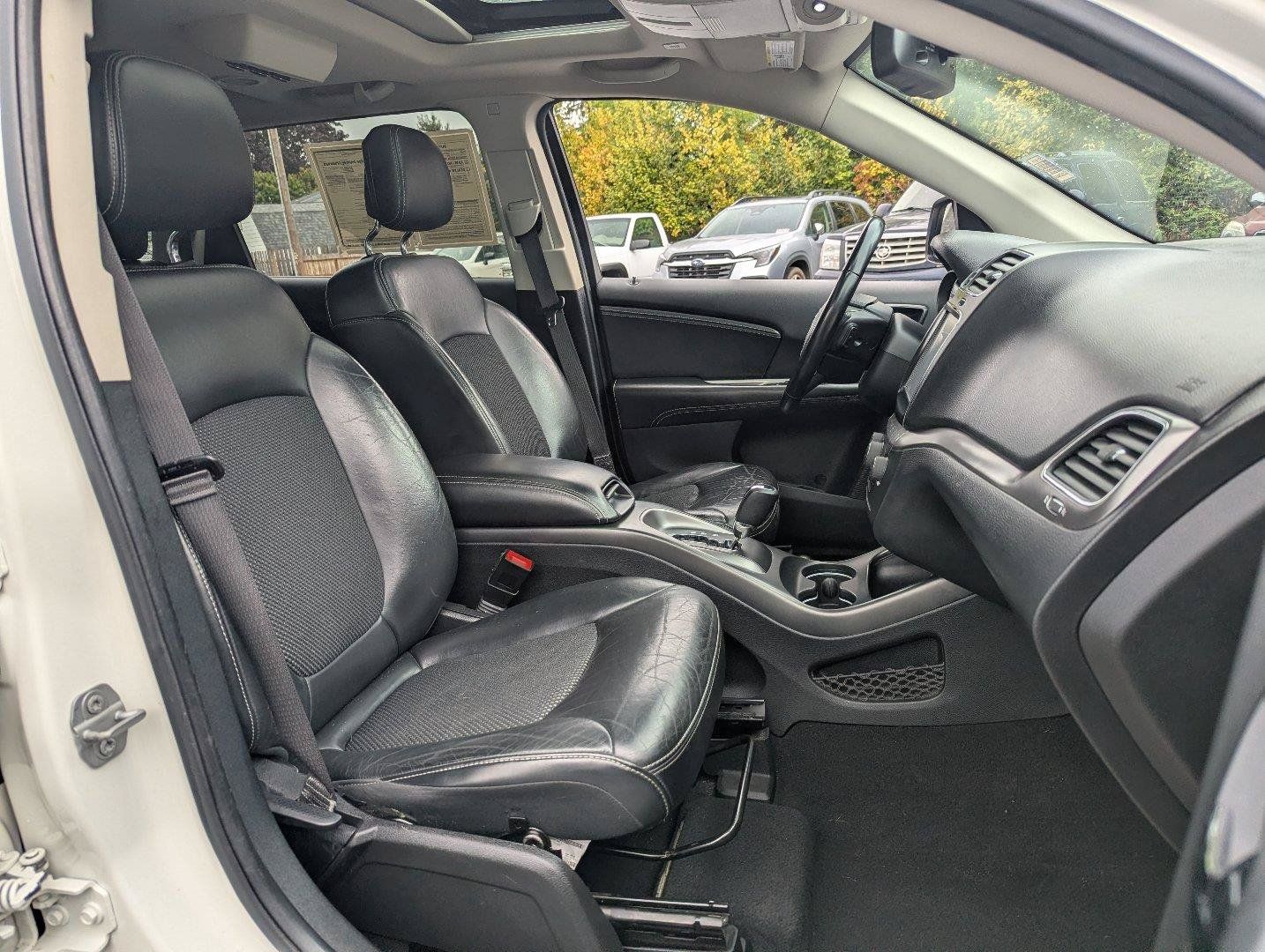 Used 2020 Dodge Journey Crossroad FWD image 36
