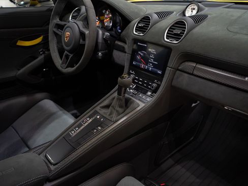Used 2024 Porsche 718 Cayman GT4 RS RWD image 25