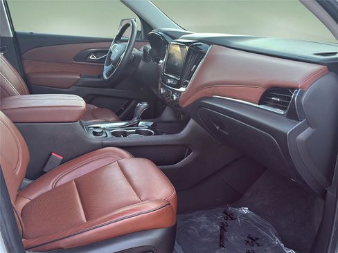 Used 2018 Chevrolet Traverse High Country image 39