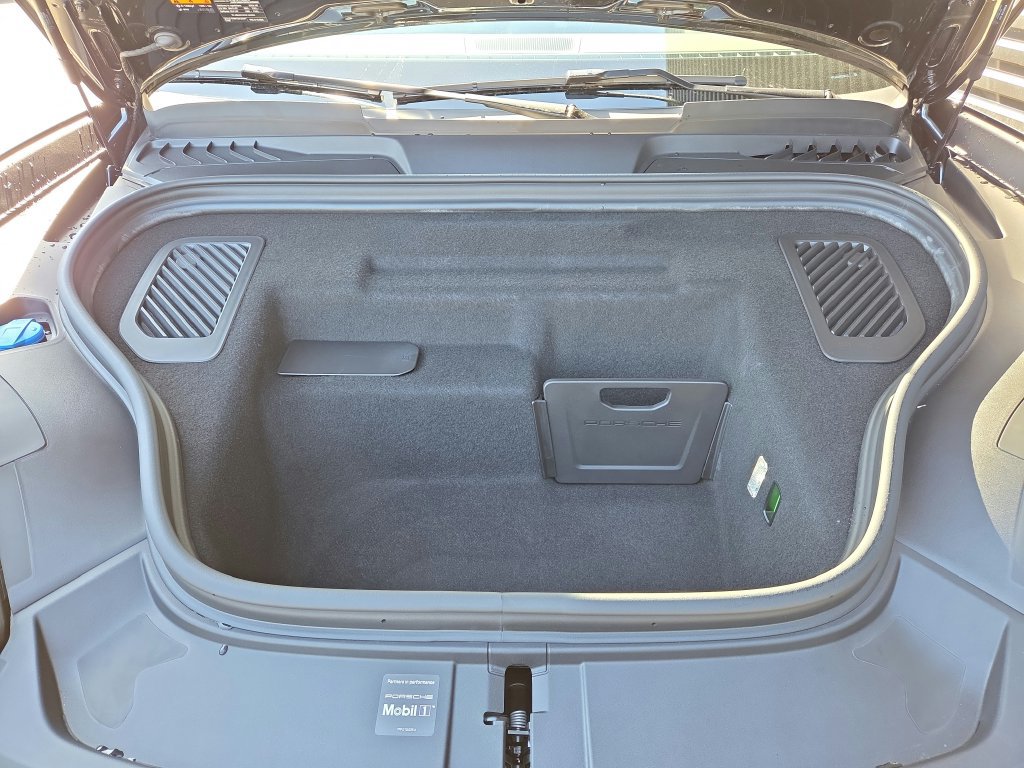 Certified 2026 Porsche Macan 4 Electric AWD/4WD image 32