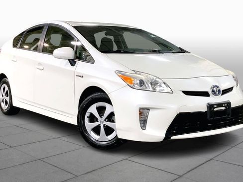 Used 2014 Toyota Prius Two image 2