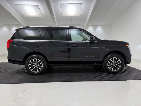 Used 2025 Ford Expedition Platinum AWD/4WD image 33