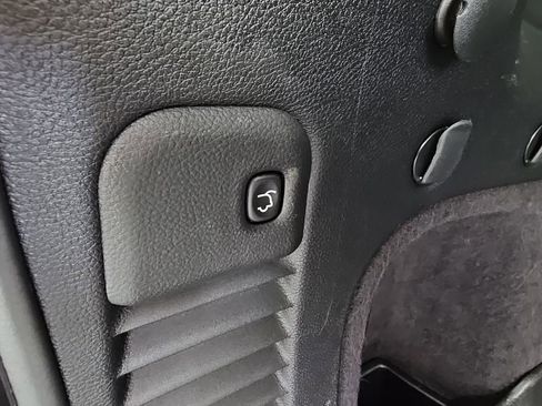 Used 2011 Jeep Grand Cherokee Limited w/ Luxury Group II image 33