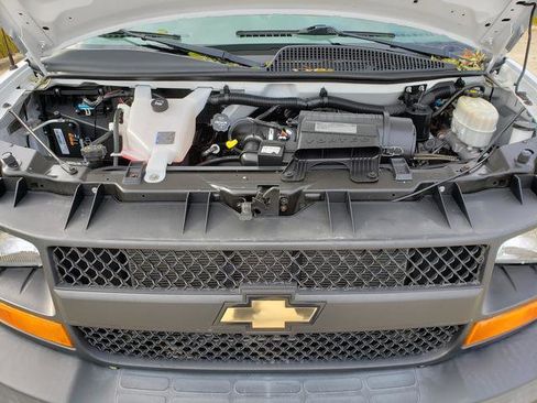 Used 2015 Chevrolet Express 2500 image 26