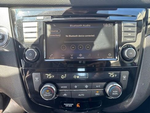 Used 2021 Nissan Rogue Sport SV w/ Technology Package AWD/4WD image 17