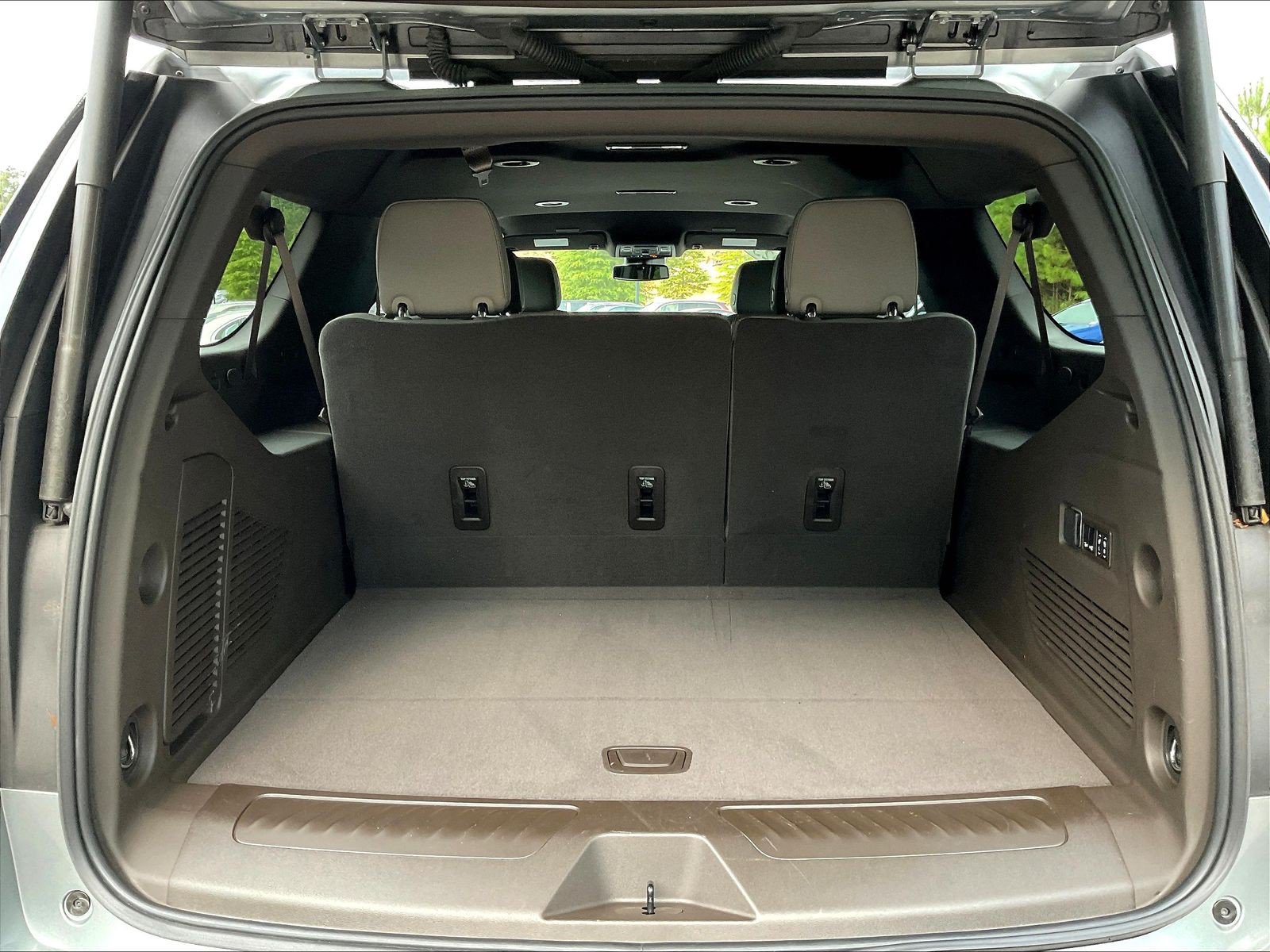 Used 2025 GMC Yukon XL Elevation w/ LPO, Floor Liner Package AWD/4WD image 38
