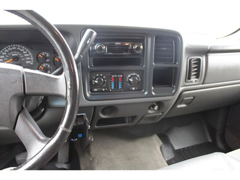 Used 2005 Chevrolet Silverado 1500 LS w/ Light Duty Power Package AWD/4WD image 18