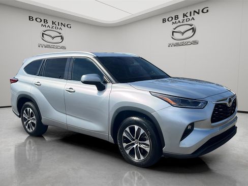 Used 2021 Toyota Highlander XLE image 7